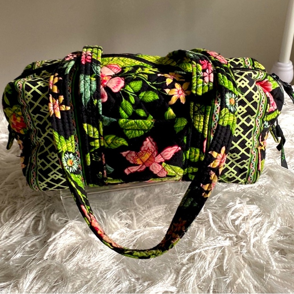 Rarely available Vera Bradley Retired Little Betsy Botanical Floral handbag